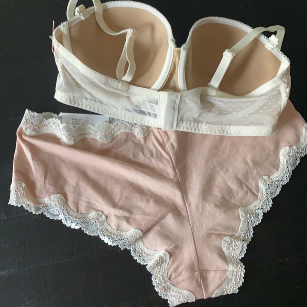 So bra Sz 38C and panties Sz XL. Cream and pink - Picture 4 of 5